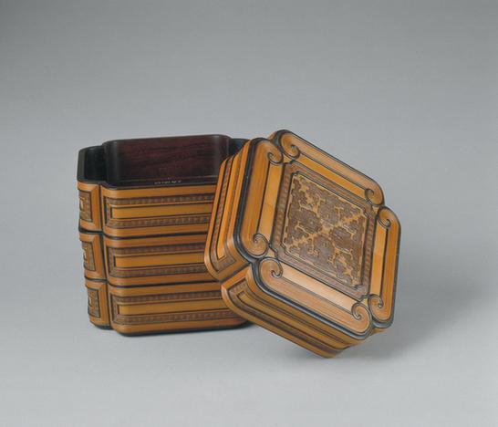 文竹嵌棕竹三层委角方盒