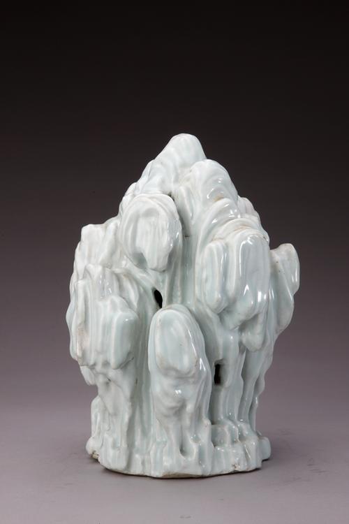 冬青釉镂空笔山