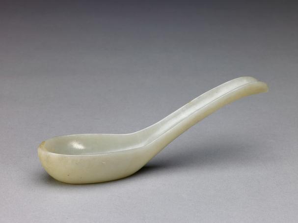 青玉莲瓣式匙