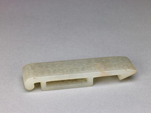 青玉勾云虎纹璏