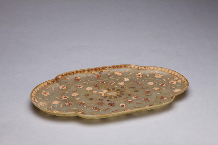 痕都斯坦青玉嵌金花海棠式盘