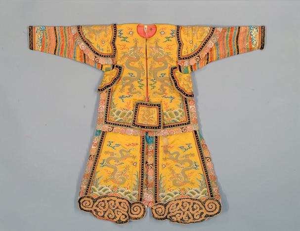 明黄色彩云金龙纹妆花缎满洲甲
