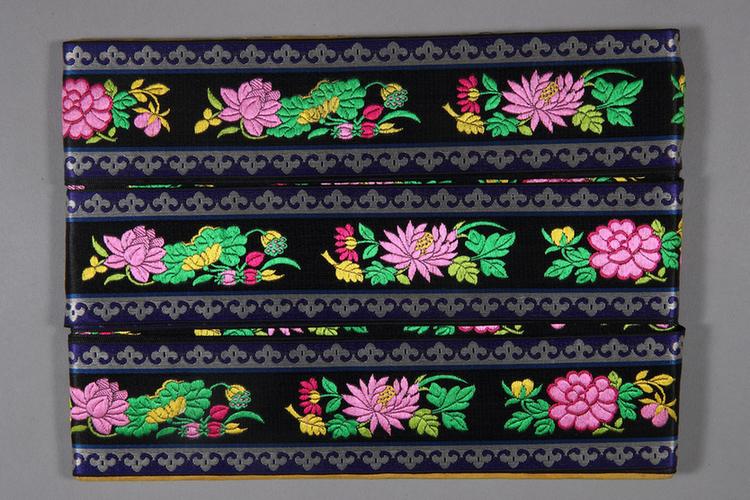 元青色缎地荷花牡丹莲菊纹绦