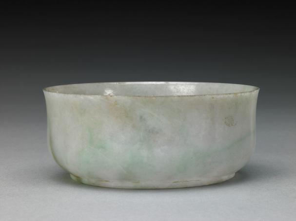 嘉庆款翡翠墩式碗