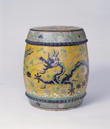 黄地素三彩刻双龙纹坐墩