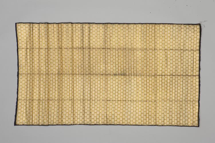 青色地小圆球纹回回织金银锦