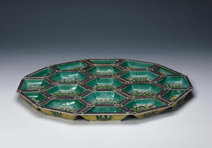 素三彩花卉纹攒盘