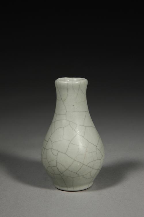 雍正款仿哥釉观音瓶