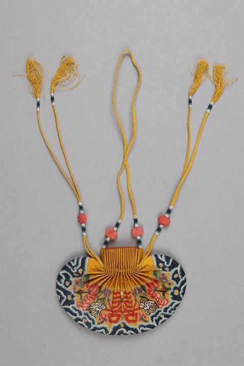 黄色缎口满纳菊花双喜小羊纹腰圆荷包