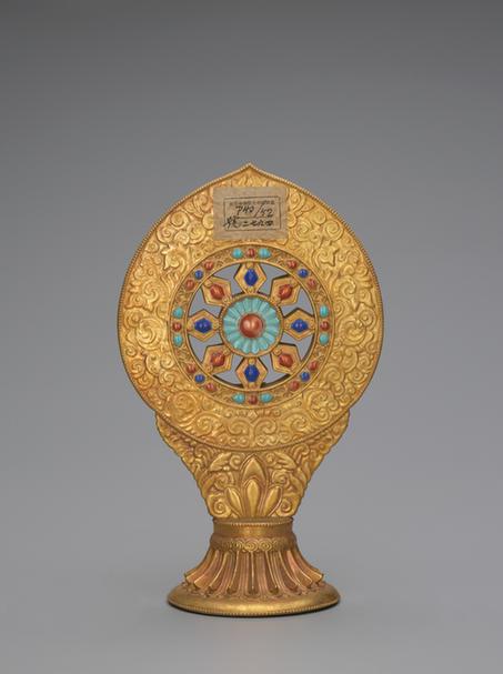 乾隆款金釉五彩瓷法轮