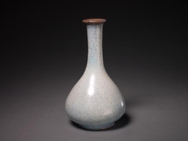 石湾窑月白釉撇口瓶