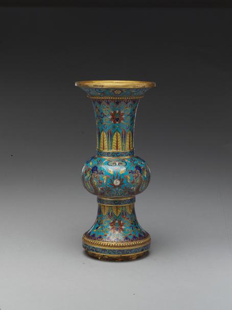 乾隆款掐丝珐琅二龙戏珠纹花觚