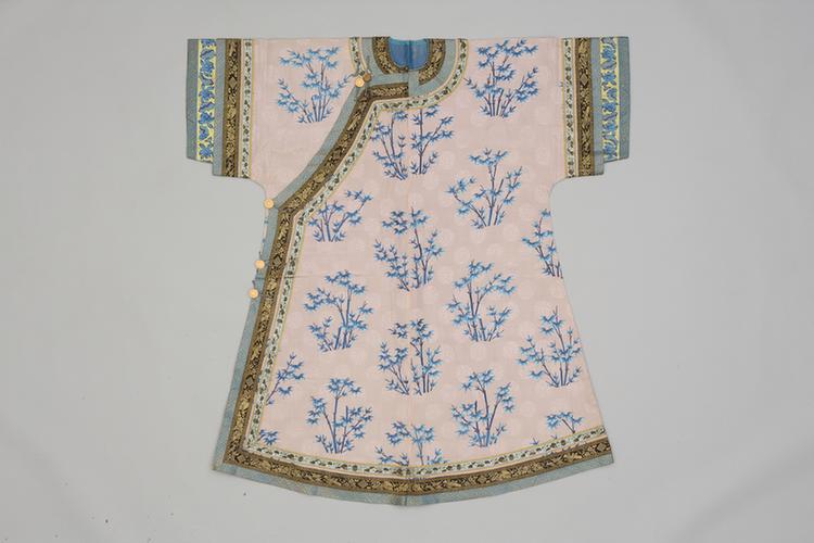 浅雪灰色绸绣三蓝丛竹纹夹衬衣