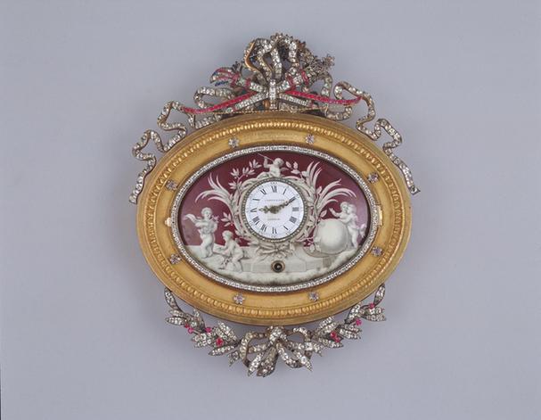 铜镀金嵌玻璃花椭圆挂表