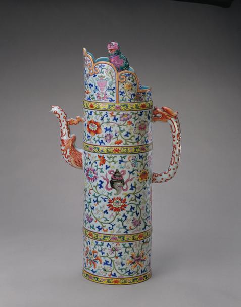 粉彩八宝勾莲多穆壶