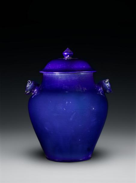 茄皮紫釉牺耳盖罐