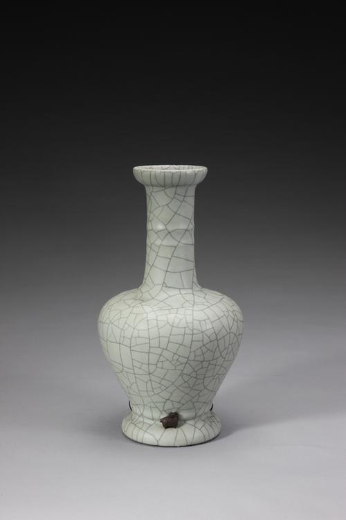 仿哥釉塑贴三羊瓶