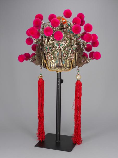 串玻璃珠龙花蝶纹带紫红杏黄绒球草王盔