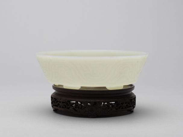 青玉花卉双鱼纹洗