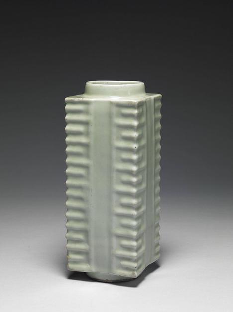 龙泉窑青瓷琮式瓶