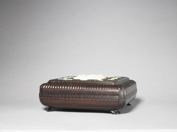 紫檀嵌玉松石委角长方盒