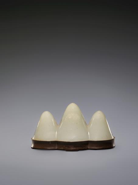 乾隆款青玉三峰笔架