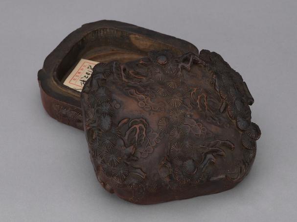 竹根雕松纹方盒