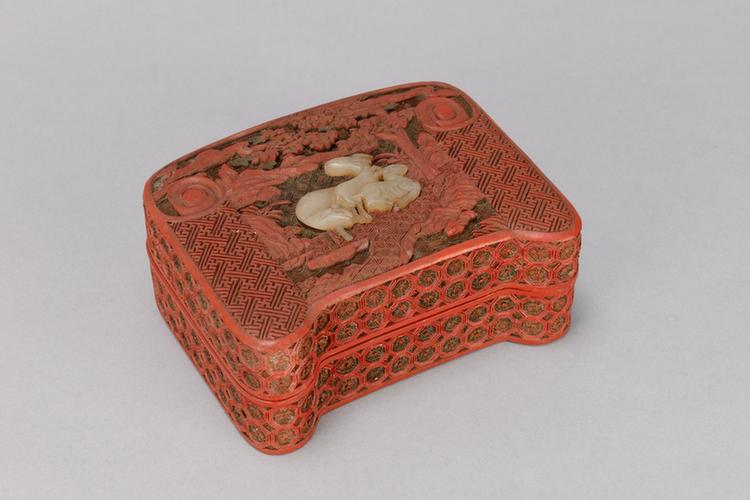 剔红山水图嵌玉羊纹书式盒