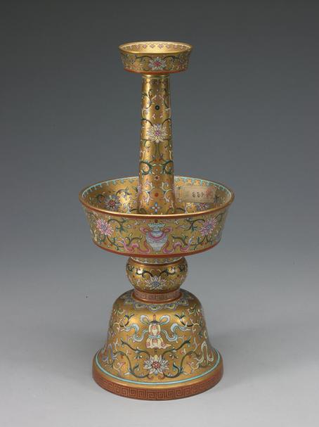 乾隆款金地粉彩勾莲八宝纹五供-蜡扦