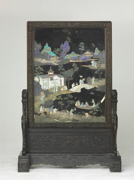 紫檀木边座嵌牙骨点翠人物图插屏