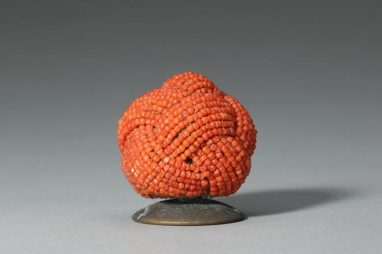 珊瑚珠盘花帽顶