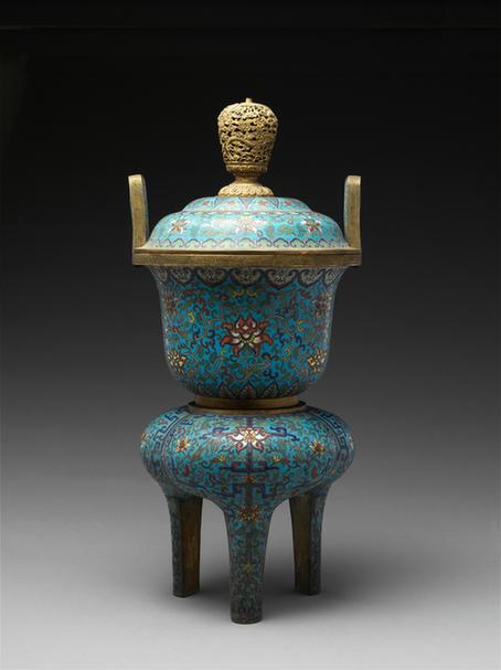 掐丝珐琅勾莲纹双耳三足甗式盖炉