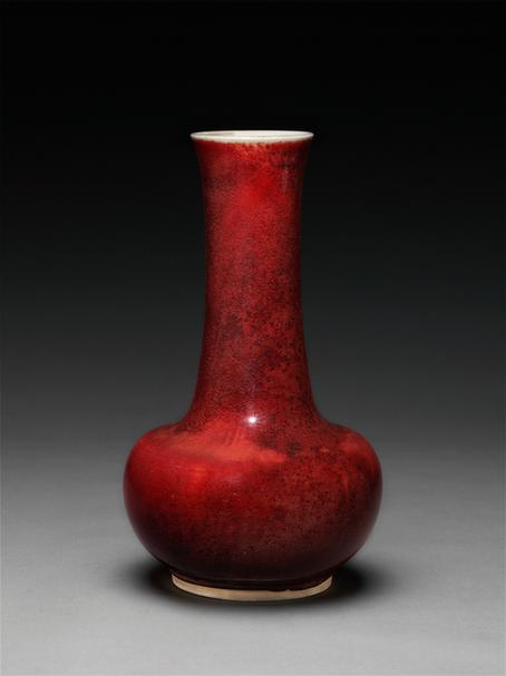 郎窑红釉直颈瓶