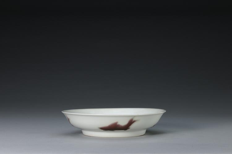 正德款釉里红鱼纹盘