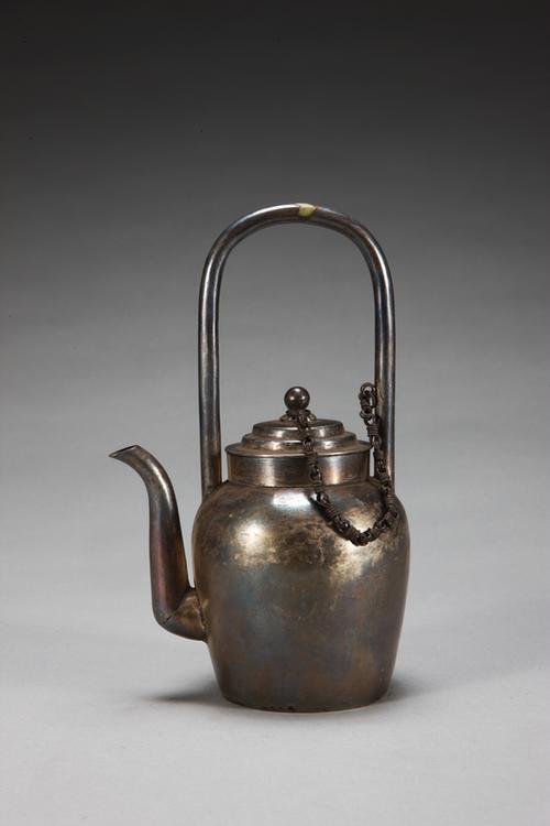 同治款银提梁壶