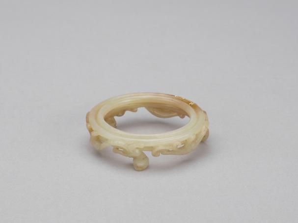 成份文具-青玉三螭纹仿圈