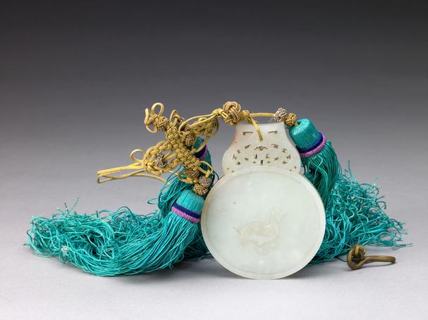 青玉十二辰圆形佩-酉