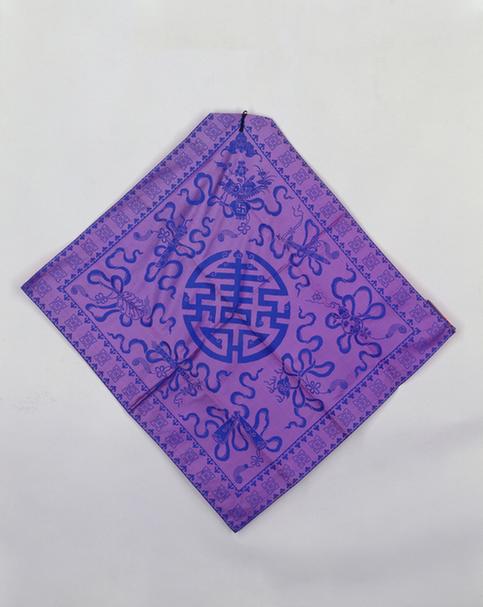 雪灰色暗八仙团寿纹缎怀挡