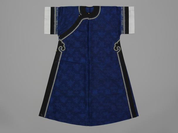 宝蓝色江山万代纹暗花直径纱单氅衣