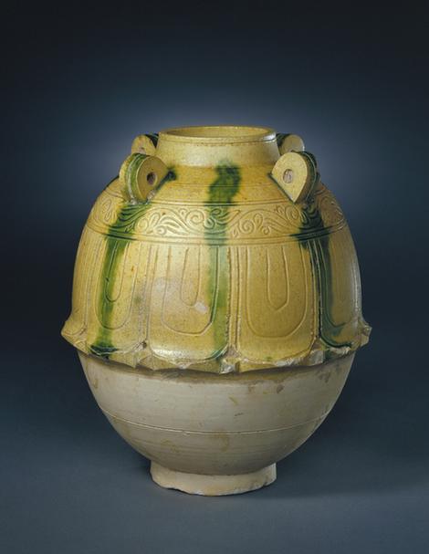 铅黄釉绿彩莲瓣纹罐