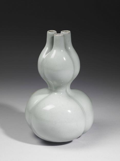 冬青釉三孔葫芦瓶