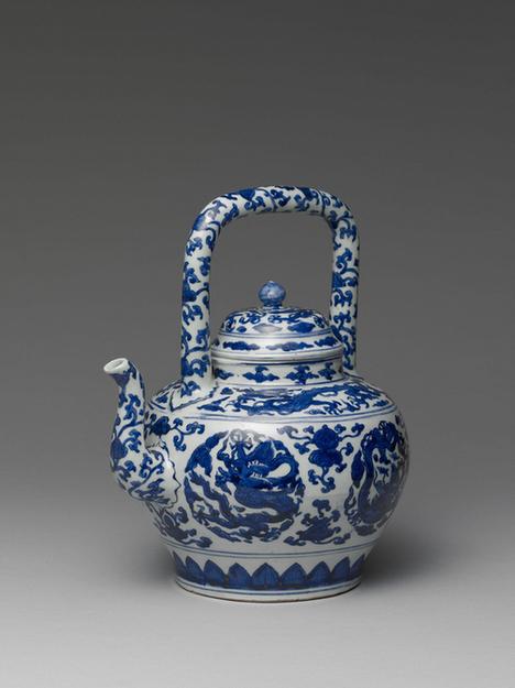 青花云龙提梁壶