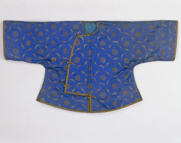 蓝色缎平金绣百蝠团寿纹琵琶襟棉马褂