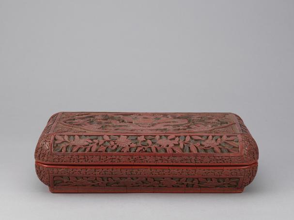 剔彩云龙纹长方盒