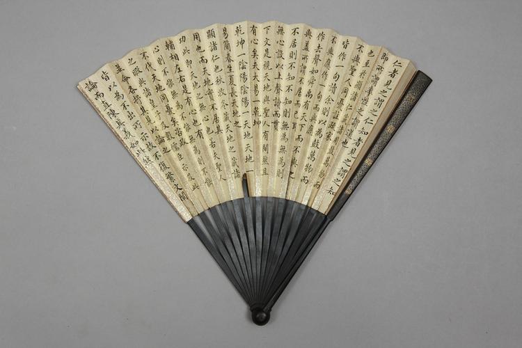 乌木股嵌银丝边金士松折扇