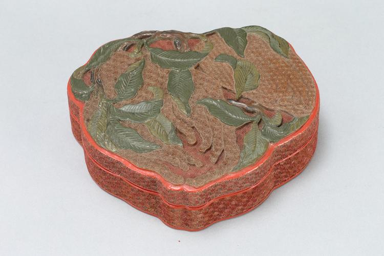 堆彩佛手纹盒