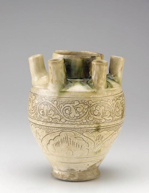 六个喷口的罐子