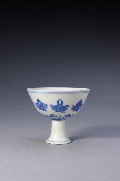 成化款青花八吉祥纹高足杯