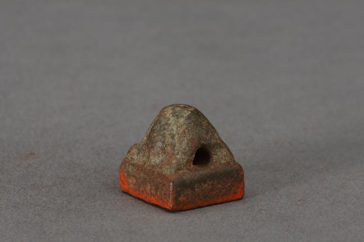 “郭贤信印”熊钮铜印