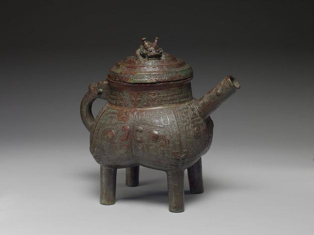 西周早期 蟠龙兽面纹盉（逆盉）